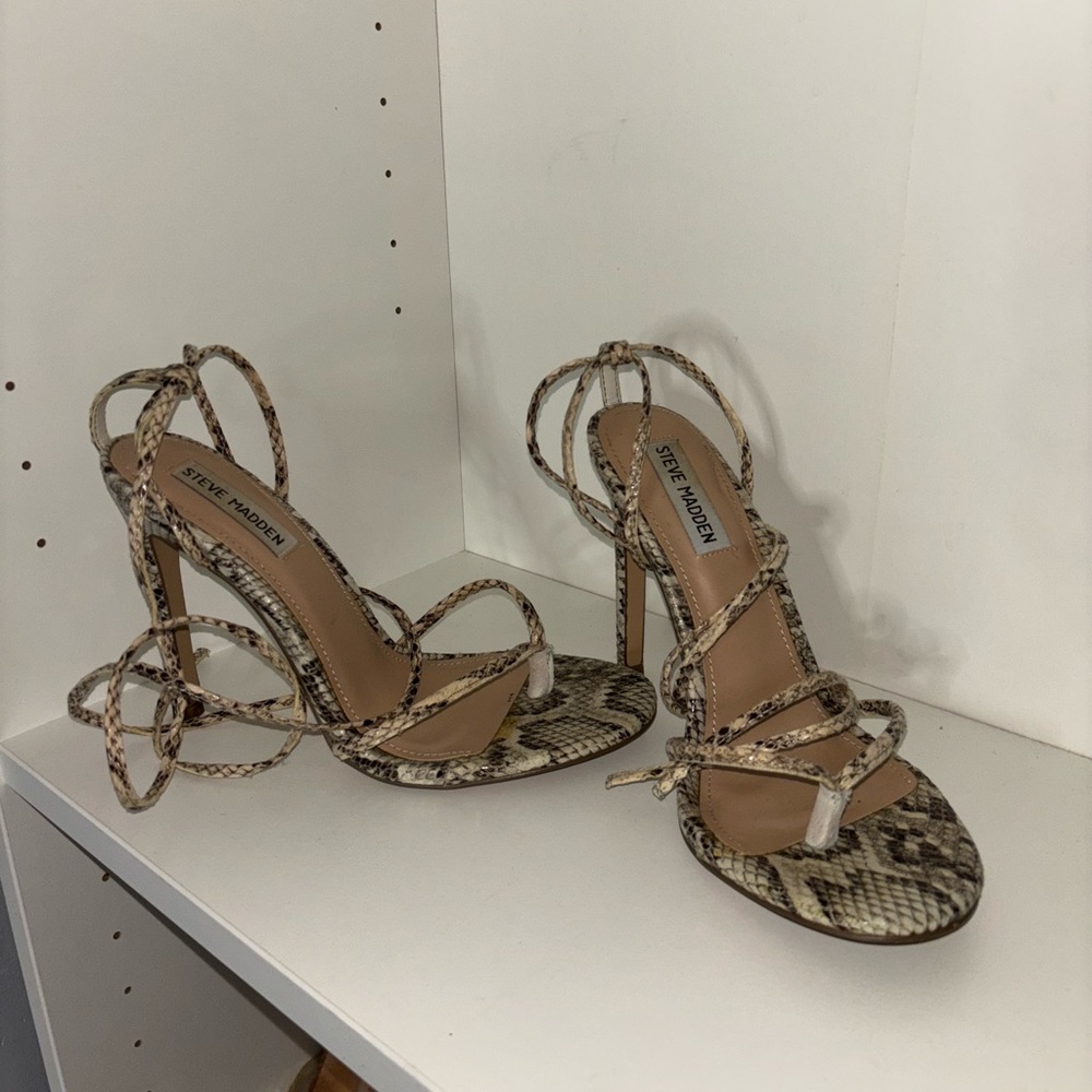 Steve Madden animal print heels ￼